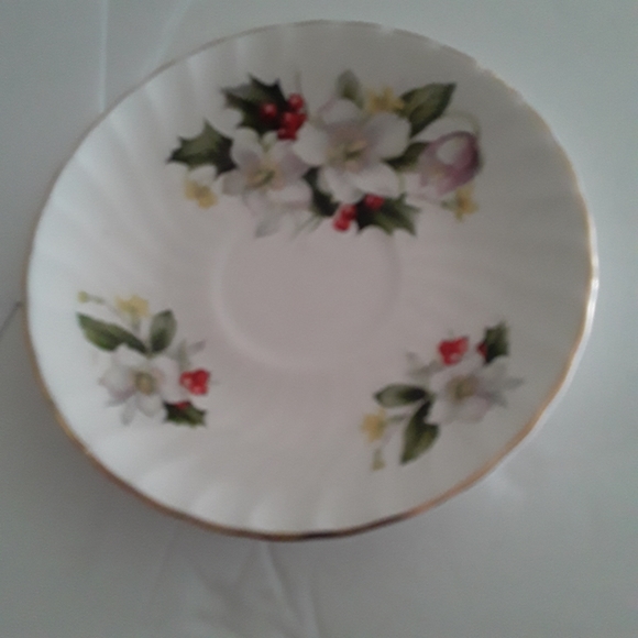 House of Global Floral Bone China Teacup and sauce - Picture 6 of 6